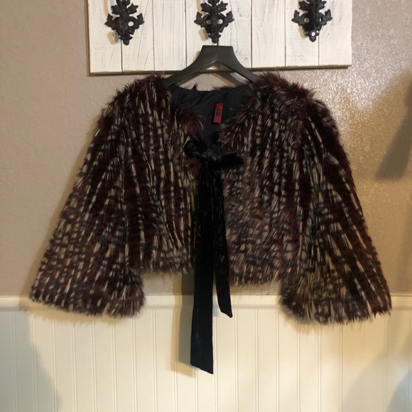 Faux fur coat - Picture 2 of 6